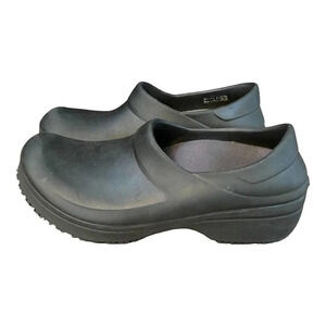 Crocs Black Closed Back  Women's US 6 Slip Proof Work Casual Clogs Pre-owned